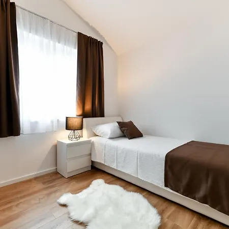 Apartment White Hill