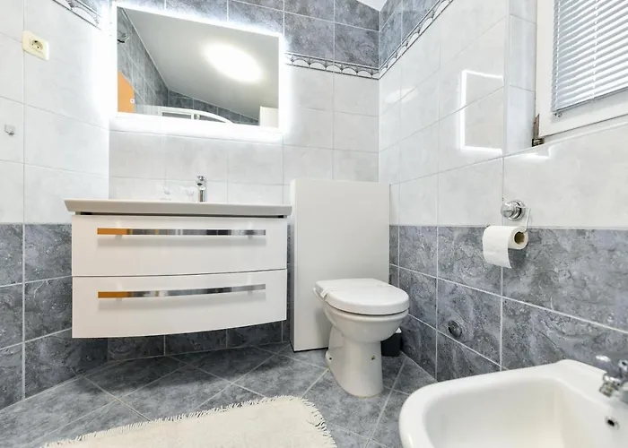 White Hill זאדאר